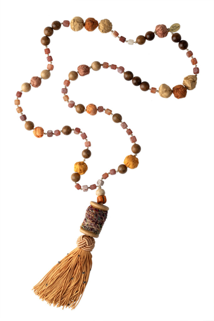 NECKLACE WOOD AND CORAL