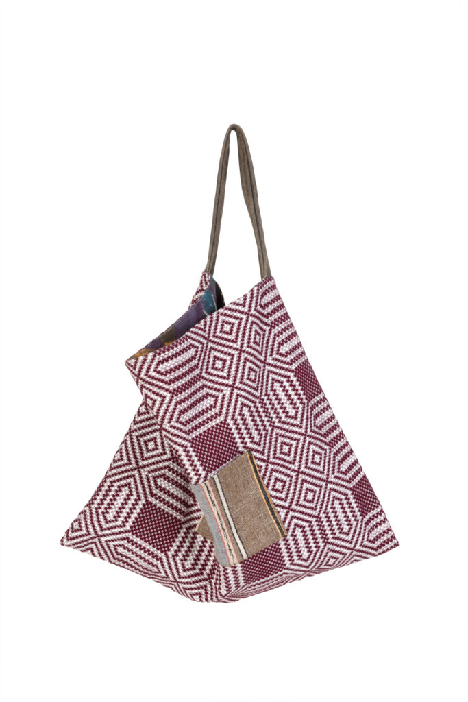 TRIANGLE WOVEN MAROON