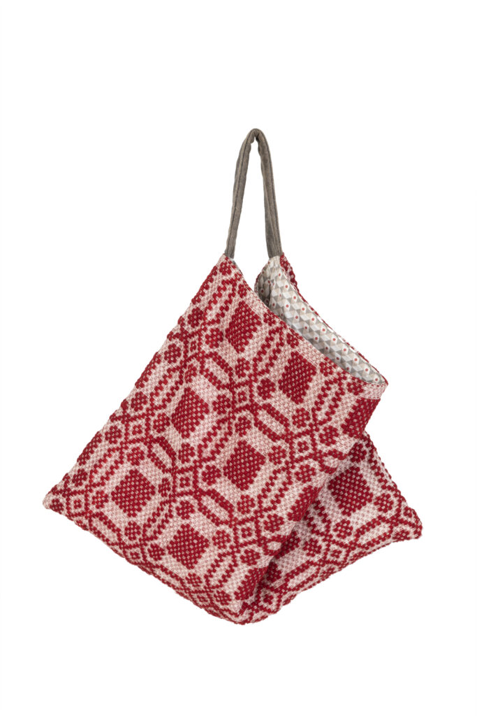 TRIANGLE WOVEN RED
