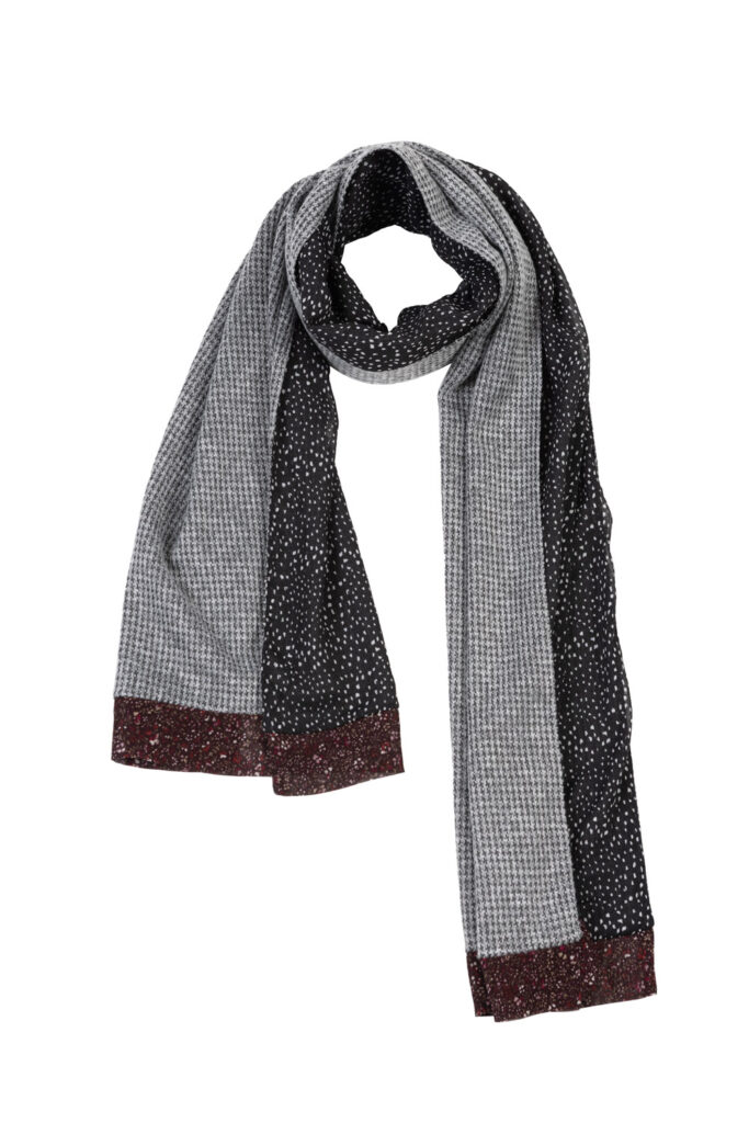 Scarves by Venia Mitropanou — handcrafted in Greece